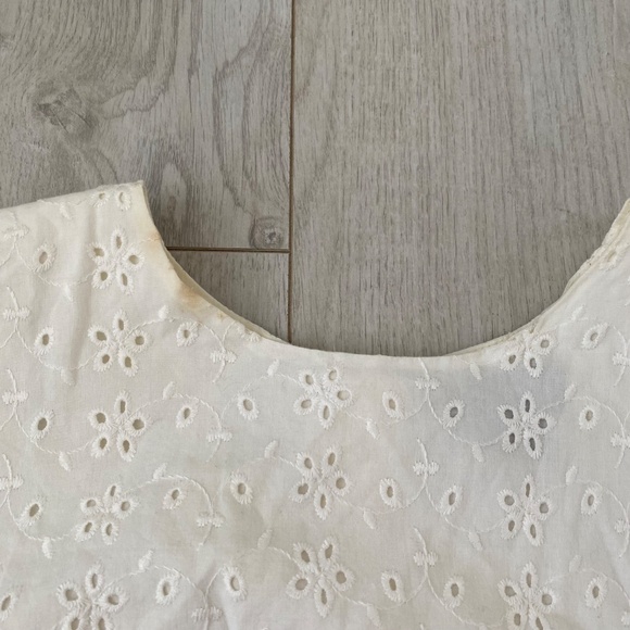 Ralph Lauren White Sleeveless Eyelet Button Back Top - Picture 4 of 15